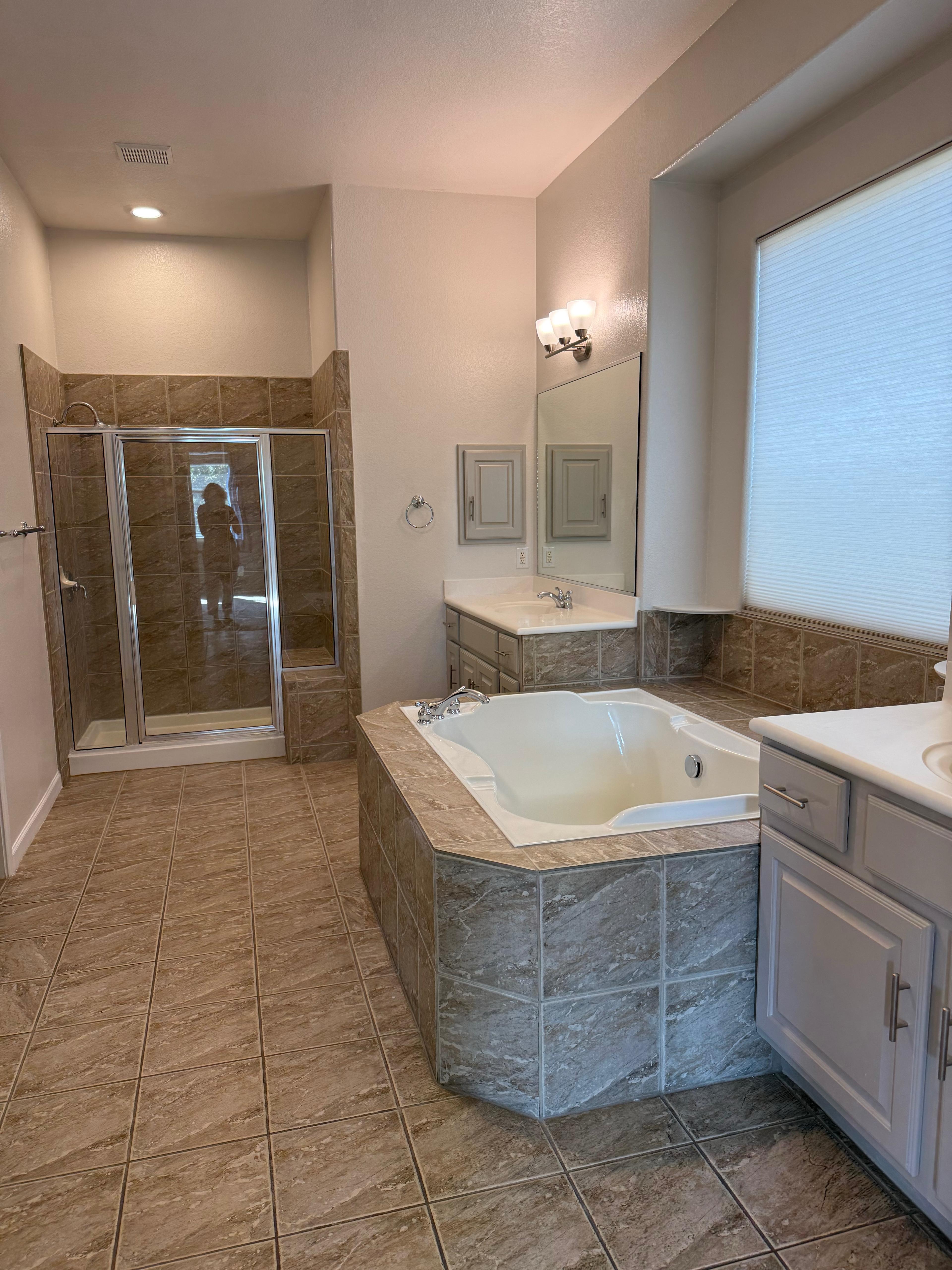 Dated bathroom before the remodel